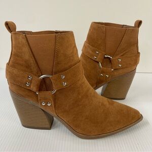 Yoki Muriel Cognac Faux Suede Ankle Booties with Gold Details Women’s Size 8.5
